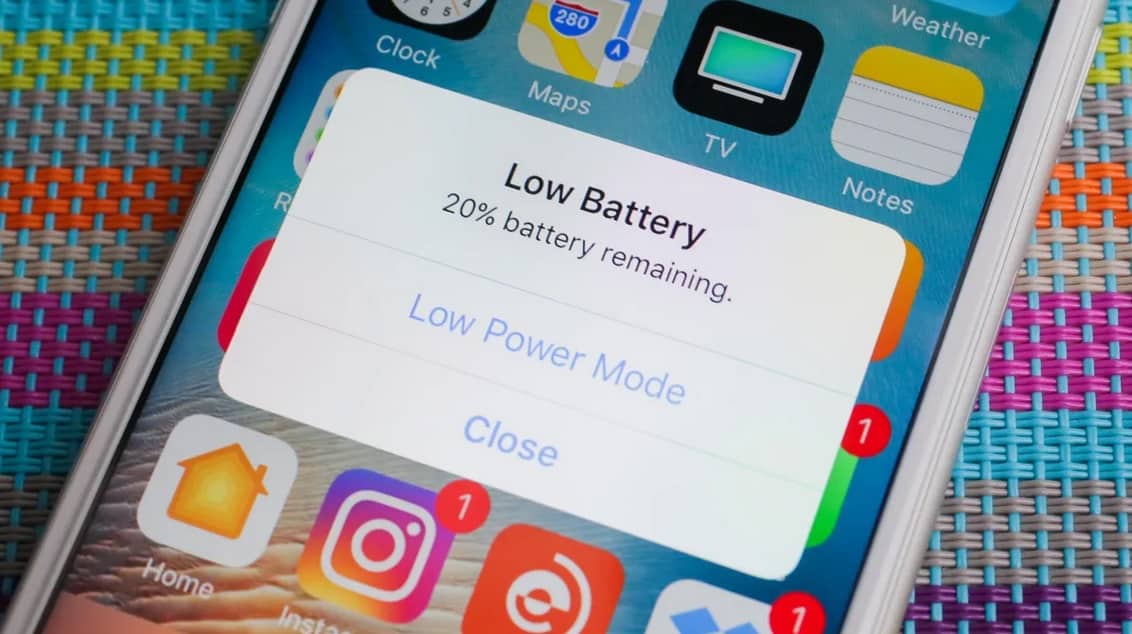 activating-battery-saving-mode-in-iphone-phones